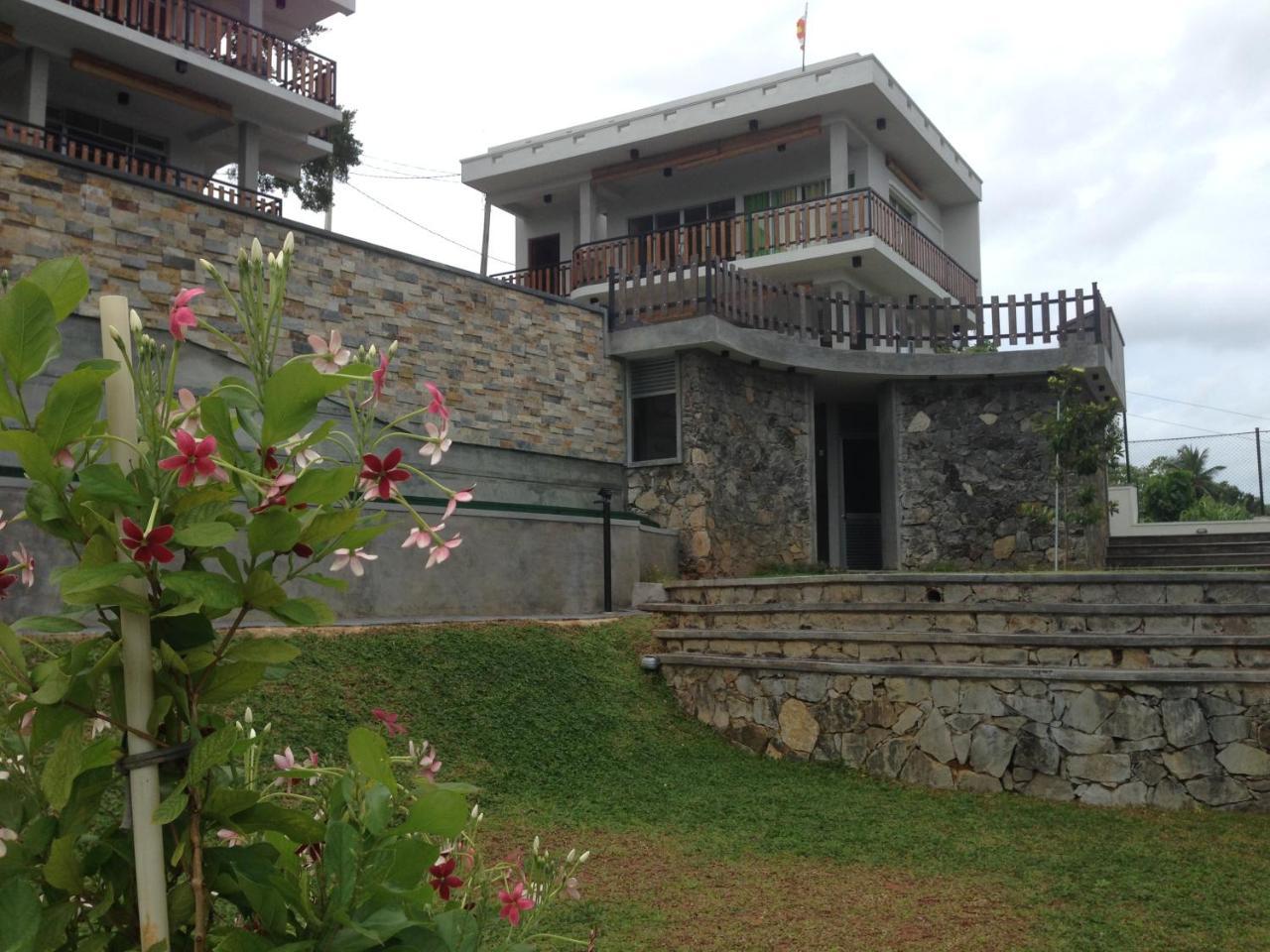 Lotus Villa Holiday Resort Matara Exterior photo